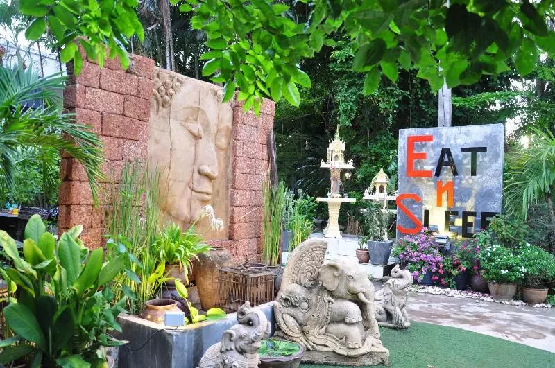 Retkeilymaja Eat N Sleep