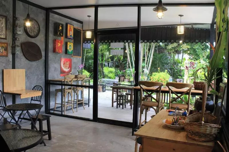 Retkeilymaja Eat N Sleep