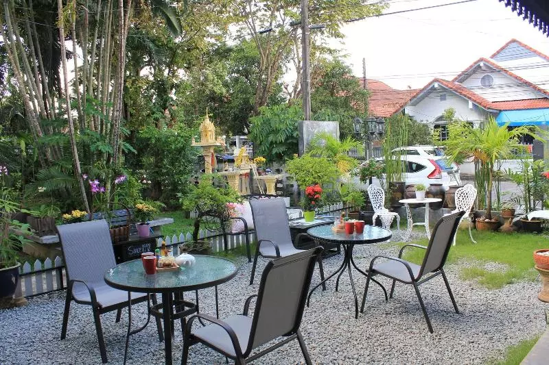 Retkeilymaja Eat N Sleep