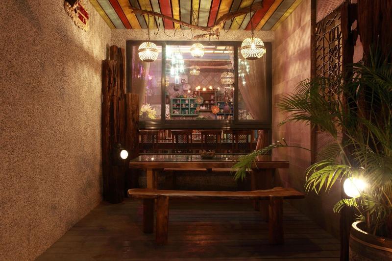 Bear Forest Retro B&b