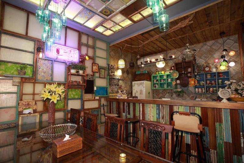 Bear Forest Retro B&b