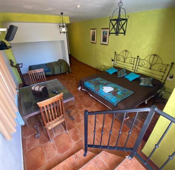 Hostel Rural La Posada De Las Cigüeñas