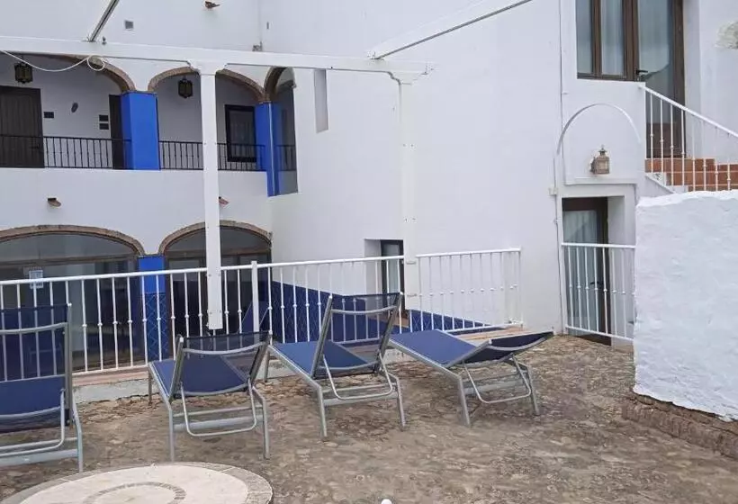 Hostelli Rural La Posada De Las Cigüeñas