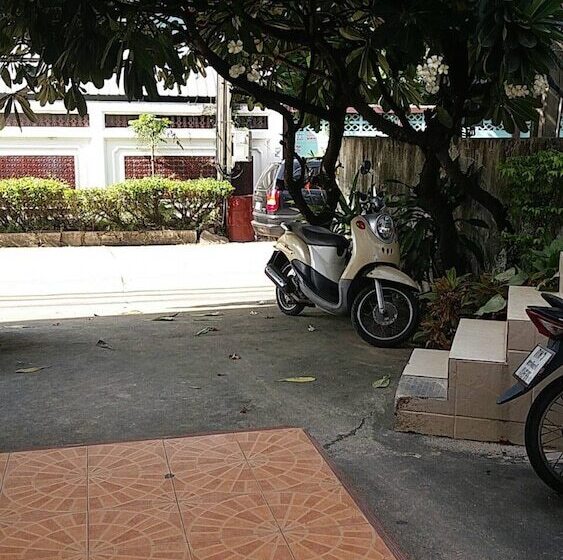 Otel The Trust Guesthouse