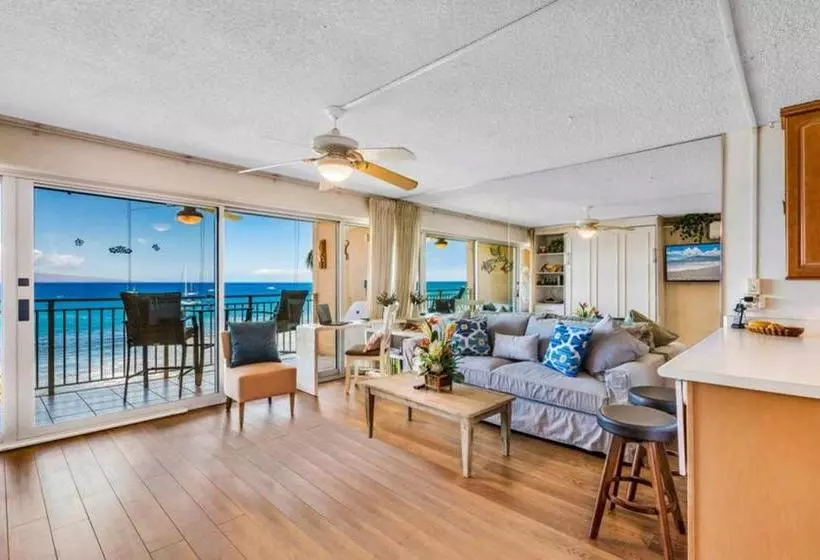 Lahaina Roads 309 By Redawning