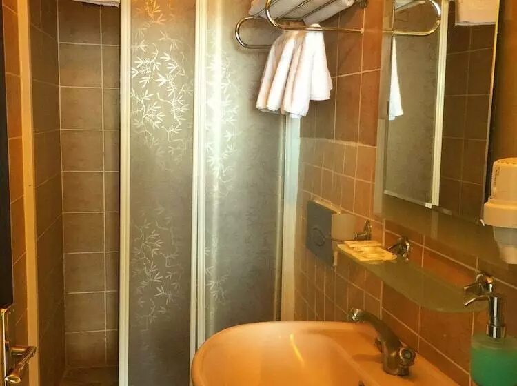 Hotelli Aristo Pension