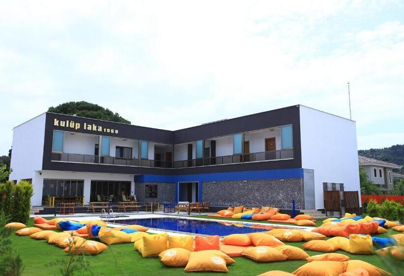 בית מלון כפרי Kulup Laka 1969