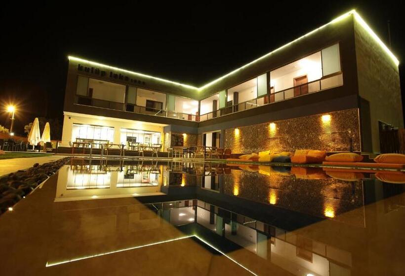 בית מלון כפרי Kulup Laka 1969