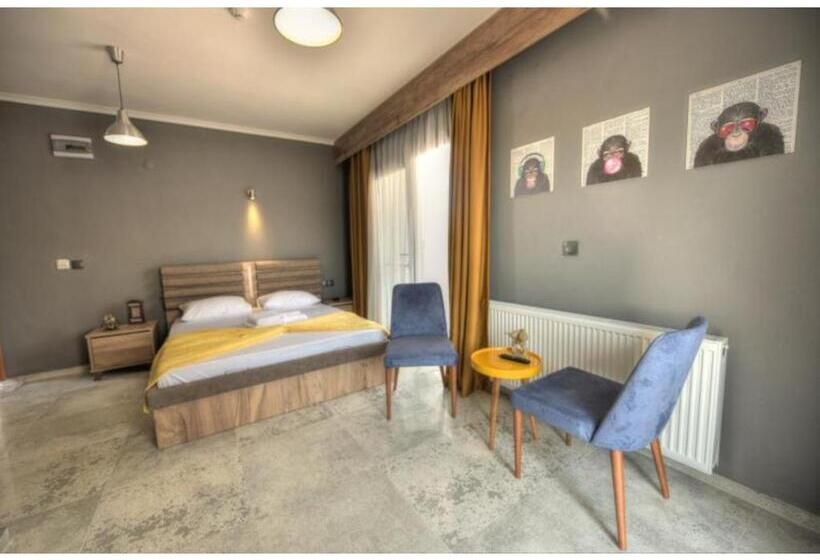 בית מלון כפרי Kulup Laka 1969