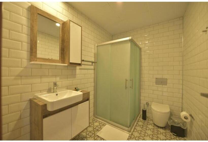 בית מלון כפרי Kulup Laka 1969