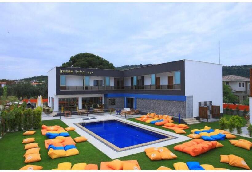 בית מלון כפרי Kulup Laka 1969