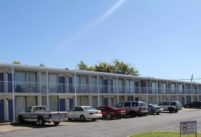 Hotelli Lonestar Inn And Suites