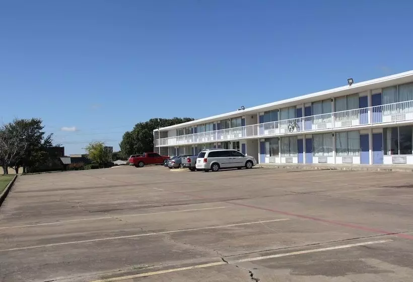 Hotelli Lonestar Inn And Suites