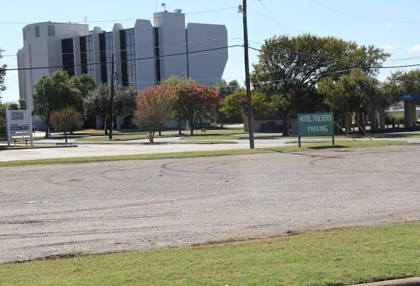 Hotelli Lonestar Inn And Suites