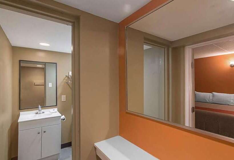 Otel Lonestar Inn And Suites