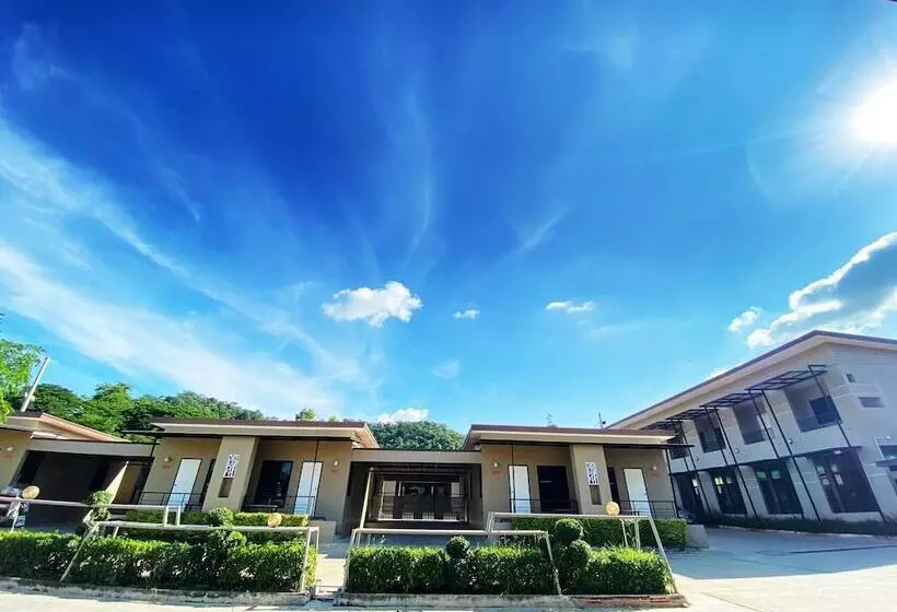 ホテル Maihom Villa