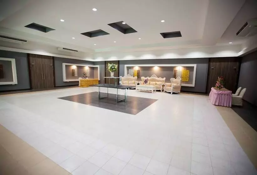 ホテル Maihom Villa