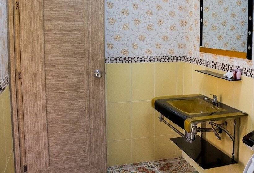 Hotell Rim Mae Nam Resort