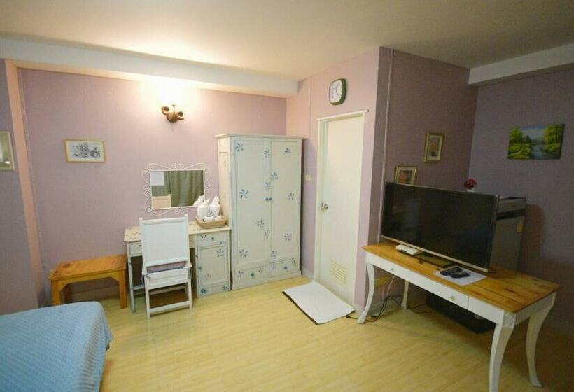 Отель Rungnatee Place & Boutique