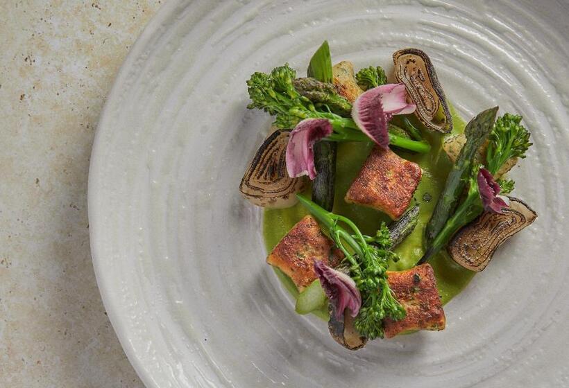 בית מלון כפרי Tudor Farmhouse