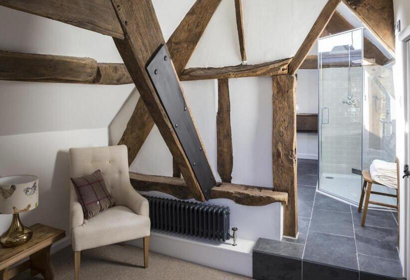 בית מלון כפרי Tudor Farmhouse