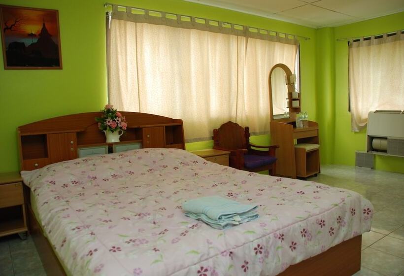 Pensió Blue Lagoon Guest House And Bar