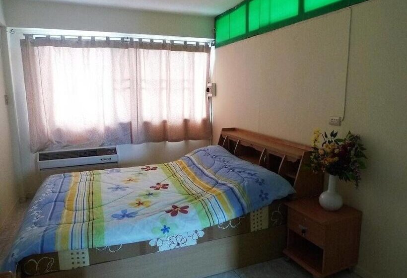 Pensió Blue Lagoon Guest House And Bar