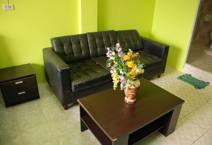 Pensió Blue Lagoon Guest House And Bar