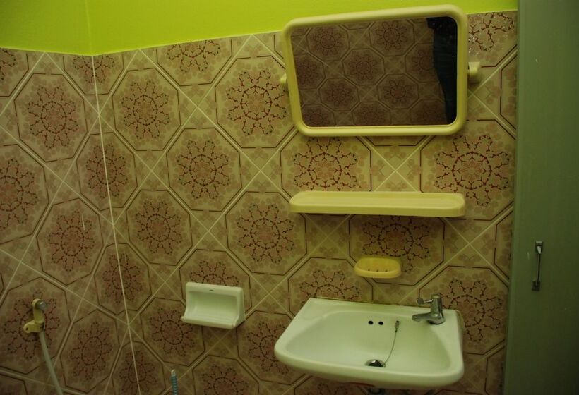 Pensió Blue Lagoon Guest House And Bar