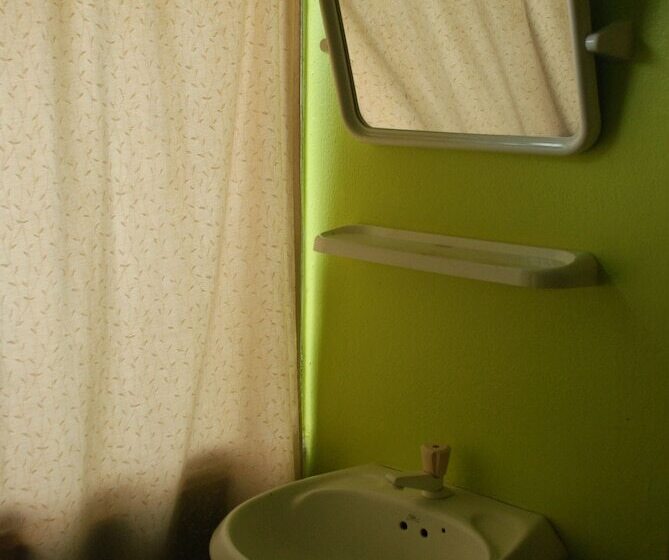 Pensió Blue Lagoon Guest House And Bar