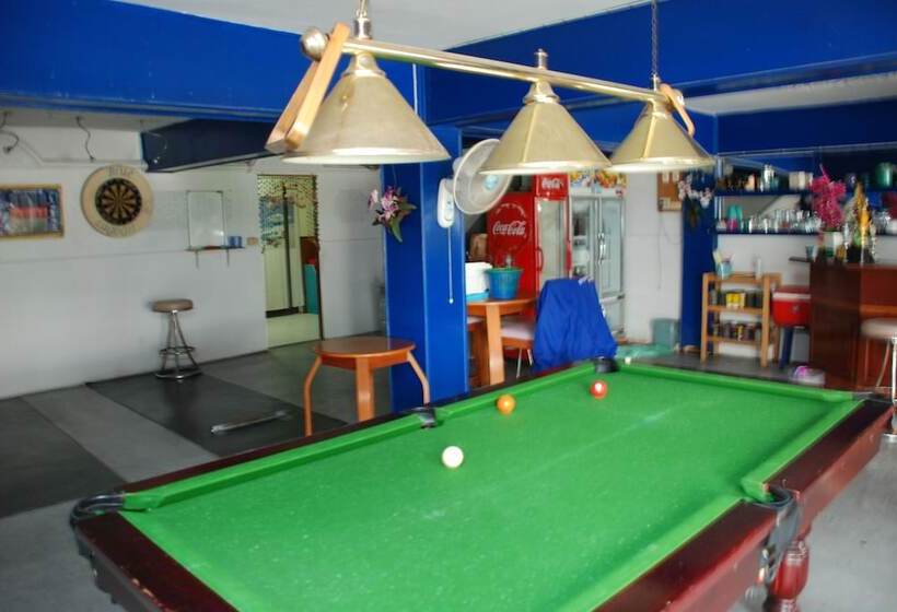 Pensió Blue Lagoon Guest House And Bar