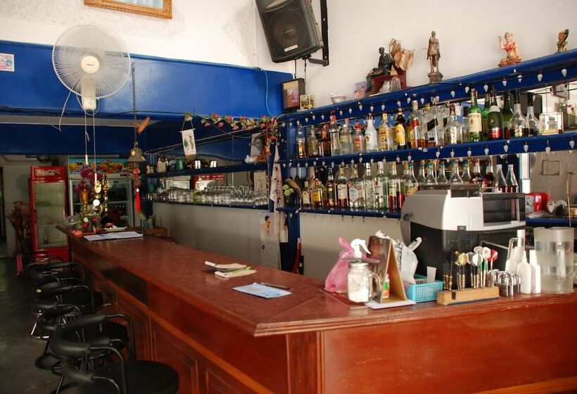 Pensió Blue Lagoon Guest House And Bar