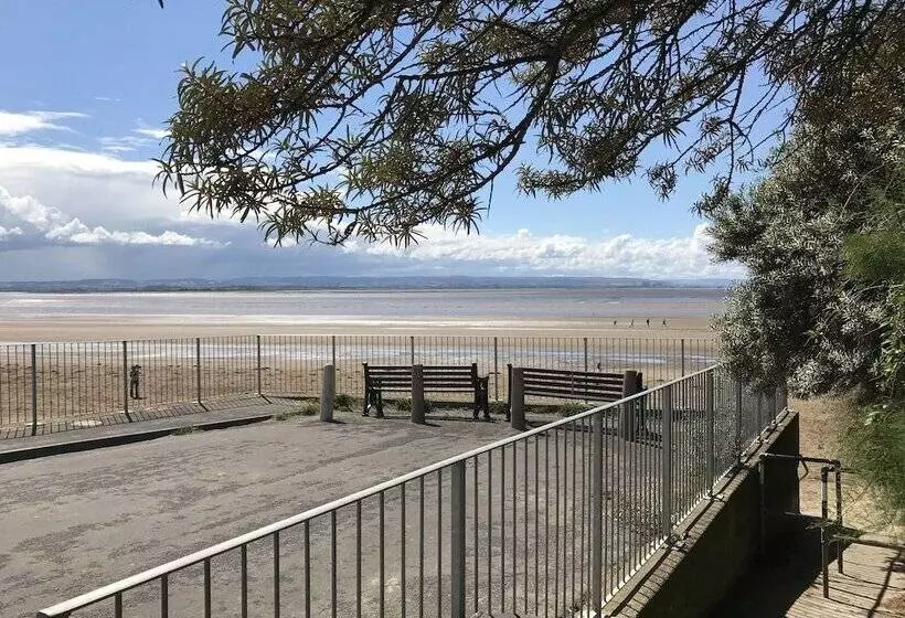 Aamiaismajoitus (B&B) Cheriton Lodge