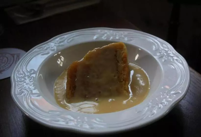 簡易ホテル The Three Horseshoes