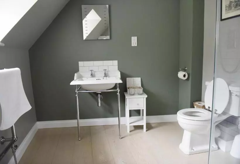 簡易ホテル The Three Horseshoes