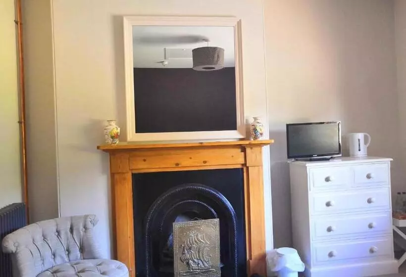 簡易ホテル The Three Horseshoes