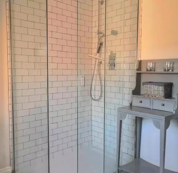 簡易ホテル The Three Horseshoes