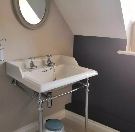 簡易ホテル The Three Horseshoes