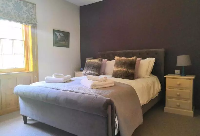 簡易ホテル The Three Horseshoes