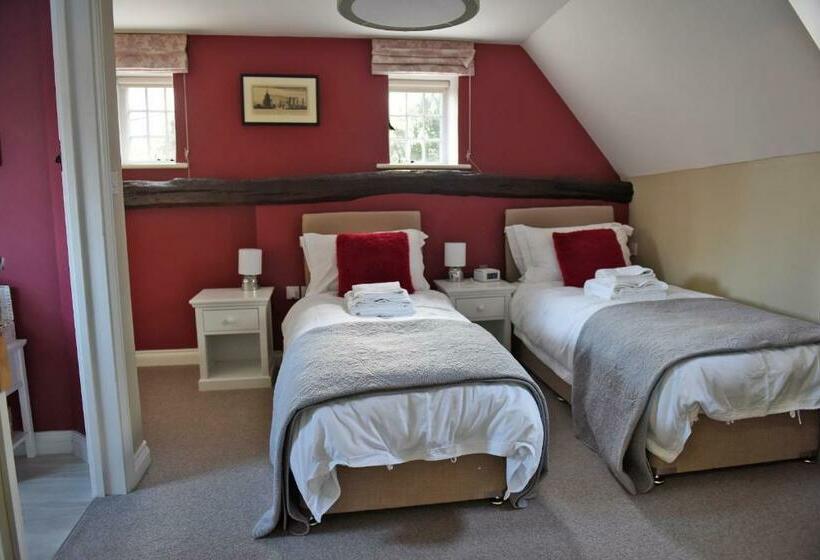 客栈 The Three Horseshoes