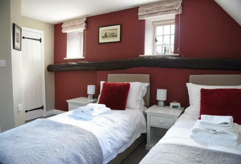 客栈 The Three Horseshoes