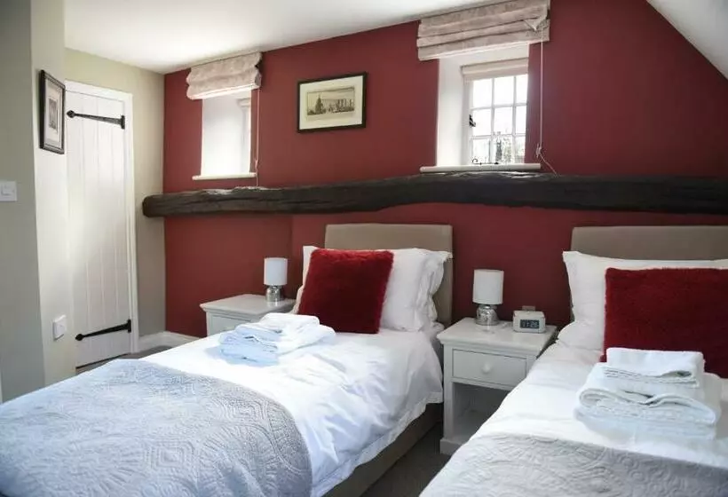 簡易ホテル The Three Horseshoes