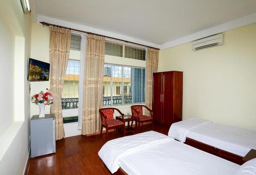 هتل Danang Center 2