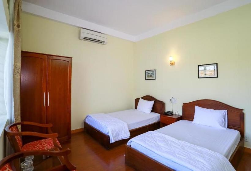 هتل Danang Center 2