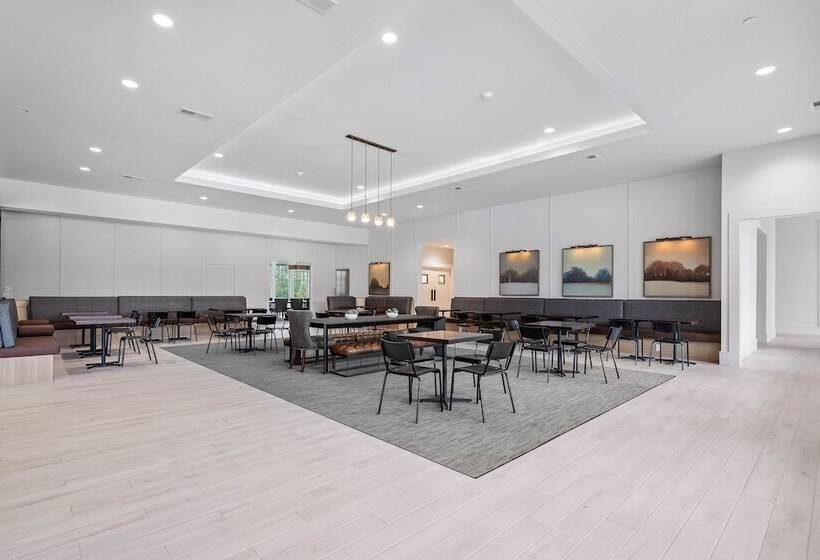 Отель Foxhall Resort