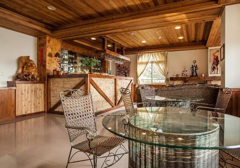 تختخواب و صبحانه Star Villa