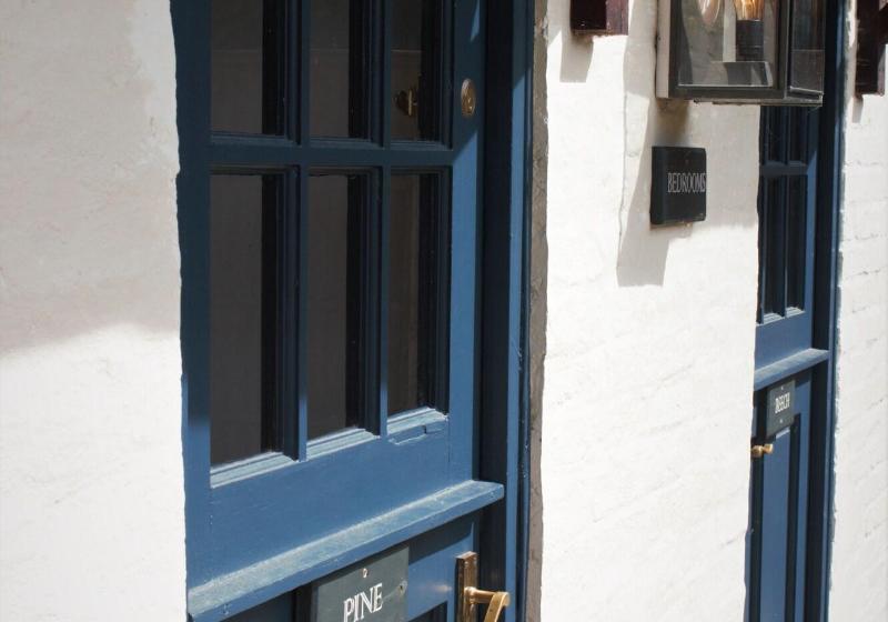 客栈  The Pheasant