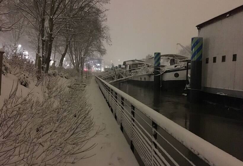 ホテル Boat For Guest