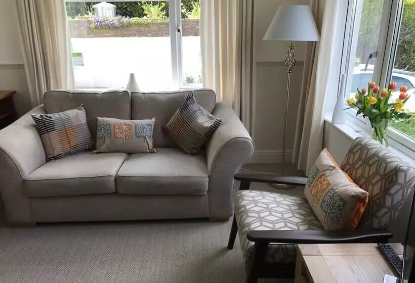 هتل Coombe Bank Guest House
