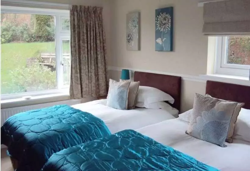هتل Coombe Bank Guest House